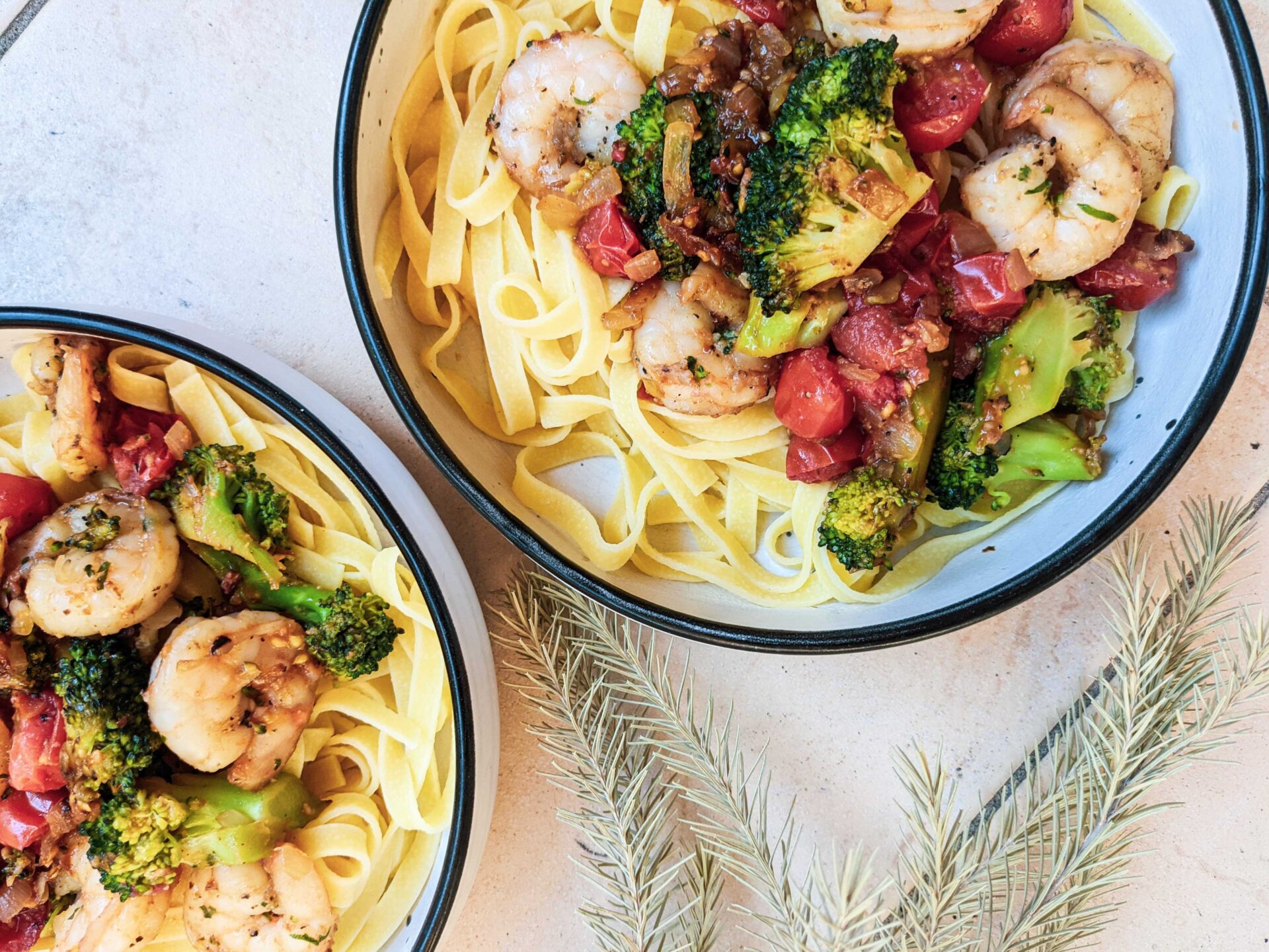 Speedy Garlic Prawn Fettuccine